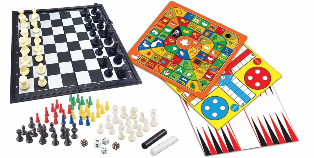 Lexibook ChessLight®, Jeu d'échecs électronique avec Clavier sensoriel et Effets Lumineux et sonores, 32 pièces, 64 Niveaux de difficulté, Piles ou Adaptateur, Bleu/Gris, LCG3000_04 Lexibook ChessLight®, Jeu d'échecs électronique avec Clavier sensoriel et Effets Lumineux et sonores, 32 pièces, 64 Niveaux de difficulté, Piles ou Adaptateur, Bleu/Gris, LCG3000_04